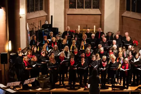 Die Chöre Cantamus, Cantabile und das Himmelsbergchörchen luden zur 2. Zweibrücker Chorweihnacht ein.