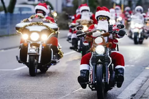 Sind am Dienstag wieder in der Vorderpfalz unterwegs: die Riding Santas