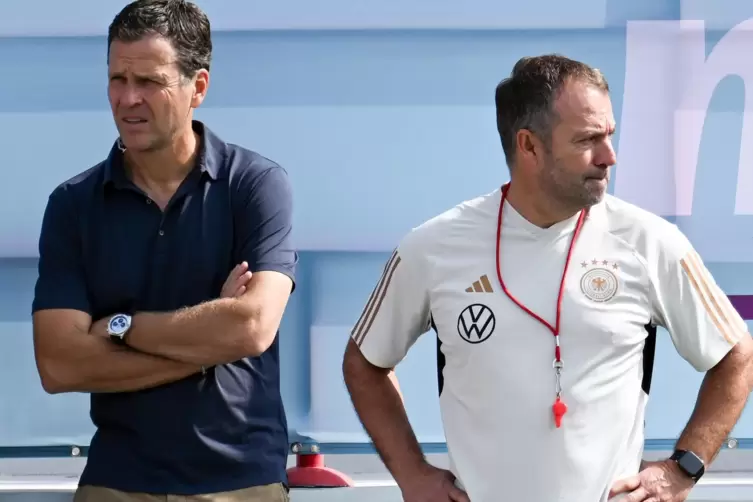 Oliver Bierhoff (links) verlässt den DFB. Was wird nun aus Bundestrainer Hansi Flick?