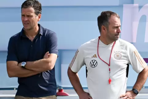 Oliver Bierhoff (links) verlässt den DFB. Was wird nun aus Bundestrainer Hansi Flick?