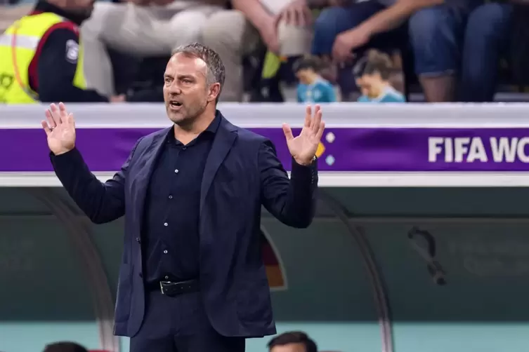 Bundestrainer Hansi Flick kann sich nur schwer vorstellen, ohne Oliver Bierhoff zu arbeiten. 