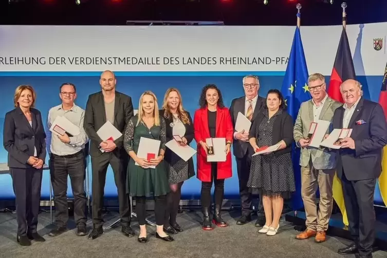 Melanie Geißler ist eine von 50 privaten Trägerinnen der Landesverdienstmedaille Sonderedition „Flut 2021“. 