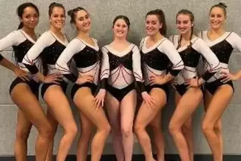 Die siegreiche Mannschaft der Turn-Frauen der VT Zweibrücken wurden in Grünstadt Rheinland-Pfalz-Meister (von links): Chiara Con Die siegreiche Mannschaft der Turn-Frauen der VT Zweibrücken wurden in Grünstadt Rheinland-Pfalz-Meister (von links): Chiara Con