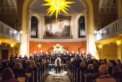 Advent mit PalatinaKlassik auf der anderen Rheinseite in der Kirche in Neulussheim. Am Sonntag ist der nächste Termin. 