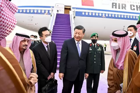 Chinas Präsident Xi Jinping bei der Ankunft in Riad.