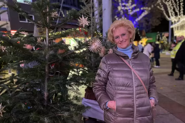 Jetzt nur noch als Gast auf dem Weihnachtsmarkt: Karin Hartinger.
