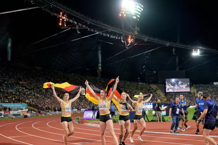 Die Frauenstaffel über 4x100 Meter gewinnt EM-Gold in München und WM-Bronze in Eugene. Reicht das zur Mannschaft des Jahres? 