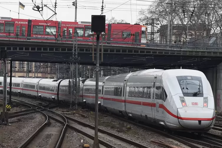 Mannheim bekommt im neuen Fahrplan zusätzliche Direkt-ICE nach Bremen und München. 