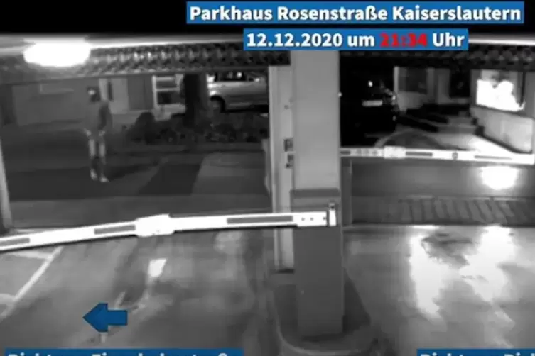 Aufnahme der Überwachungskamera des Parkhauses in der Rosenstraße (12. Dezember 2020, 21.34 Uhr): Die Polizei sucht diesen Mann.