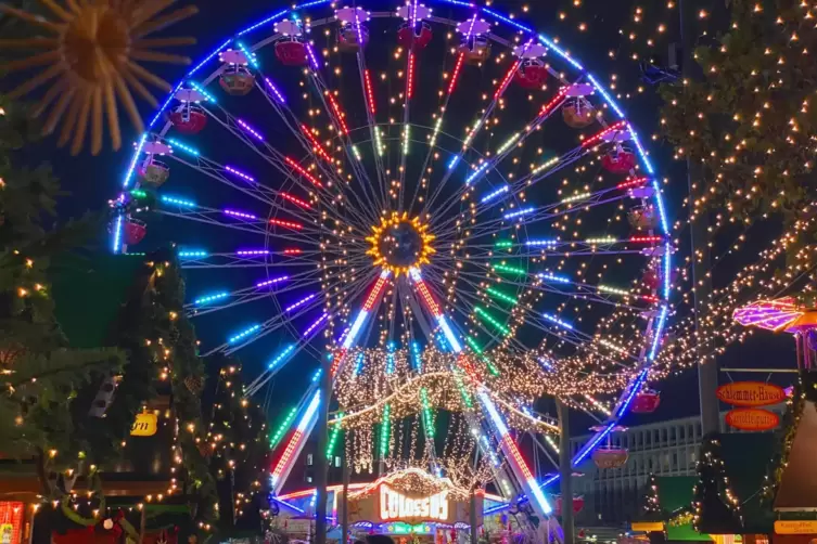 In diesem Jahr gibt es ein Riesenrad auf dem Ludwigshafener Weihnachtsmarkt. 
