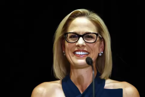 „Kaputtes Parteiensystem“: Kyrsten Sinema. 
