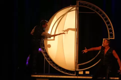 Szene aus der Zaubershow Eclipse. 