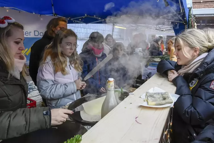 Ordentlich Betrieb war am Sonntagnachmittag am Cr&ecirc;pes-Stand der Studernheimer Arbeitsgemeinschaft.