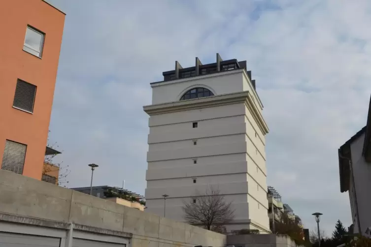 Ein fr&uuml;herer Hochbunker in Feudenheim dient heute als Penthouse-Wohnung.