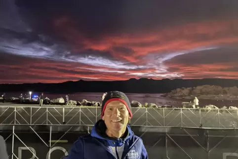 Triathlet Bernd Matheis vor toller Himmelskulisse in St. George in Utah. 