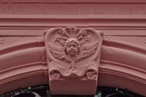 Das Portal in der Wachenheimer Bahnhofstraße stammt aus dem späten Barock.