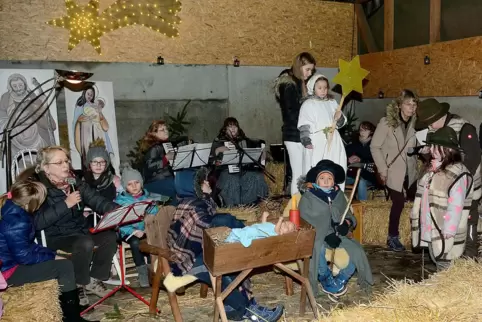 Dieses Jahr findet wieder das Krippenspiel „Weihnachten im Schafstall“ in Marienthal statt. Dieses Jahr findet wieder das Krippenspiel „Weihnachten im Schafstall“ in Marienthal statt.