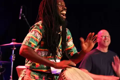 Ein gefragter Kenner westafrikanischer Rhythmen und Tänze: Kursleiter Ibrahima Camara, genannt Bob Ley. 