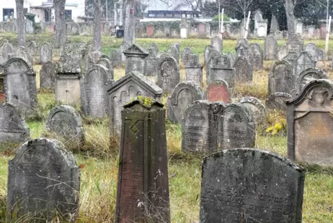 Der jüdische Friedhof in Wachenheim hatte eine überörtliche Bedeutung. Auch Dürkheimer Juden wurden hier bestattet. 