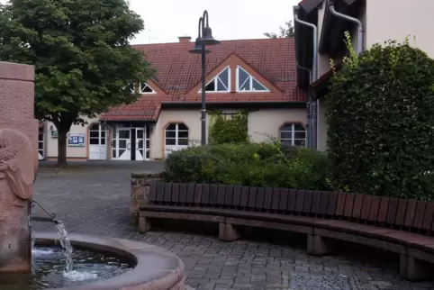 Unter anderem für das Dorfgemeinschaftshaus in Hütschenhausen fallen höhere Heizkosten an.