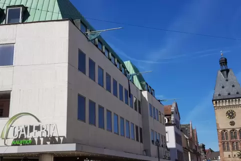 Gute Nachbarschaft: Kaufhof-Filiale am Altpörtel.