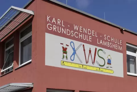 Die Lambsheimer Schule gehört inzwischen der Verbandsgemeinde. Und die heizt das Gebäude mit Nahwärme.