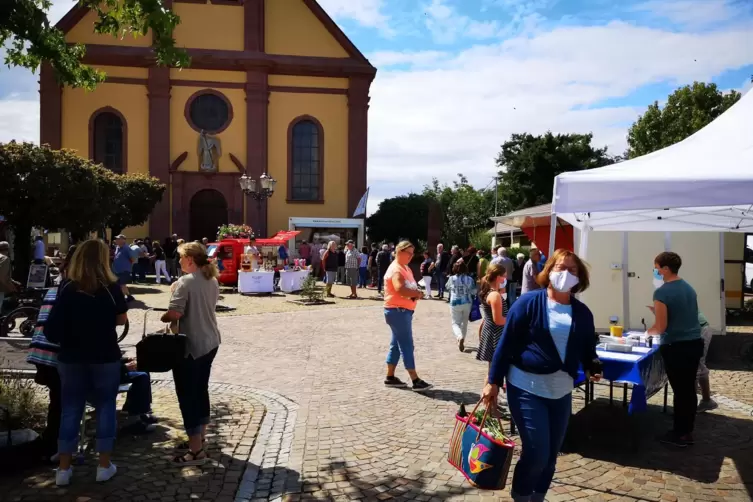 An jedem ersten Freitag im Monat gibt es in Hagenbach den Ludwigsmarkt.