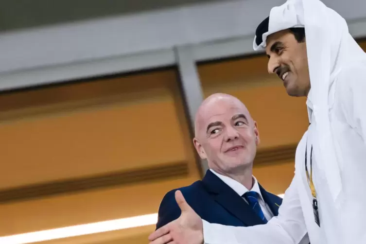 WM-Gewinner: Katars Emir Tamim bin Hamad Al Thani (rechts) und Fifa-Präsident Gianni Infantino