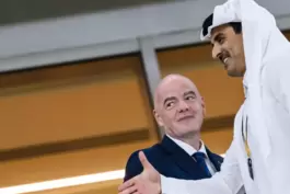 WM-Gewinner: Katars Emir Tamim bin Hamad Al Thani (rechts) und Fifa-Präsident Gianni Infantino