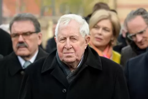 3. April 2022: Bernhard Vogel als Ehrengast bei der Einweihung der Büste von Helmut Kohl vor dem Speyerer Dom. Kohl habe die eur