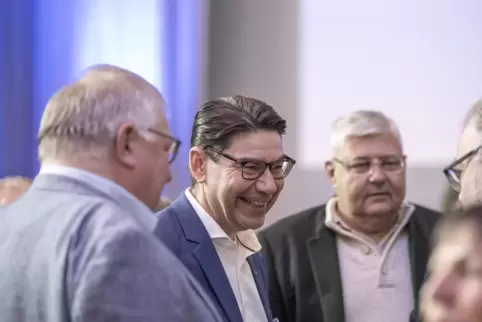Thomas Hirsch im Kreis von Parteifreunden. 