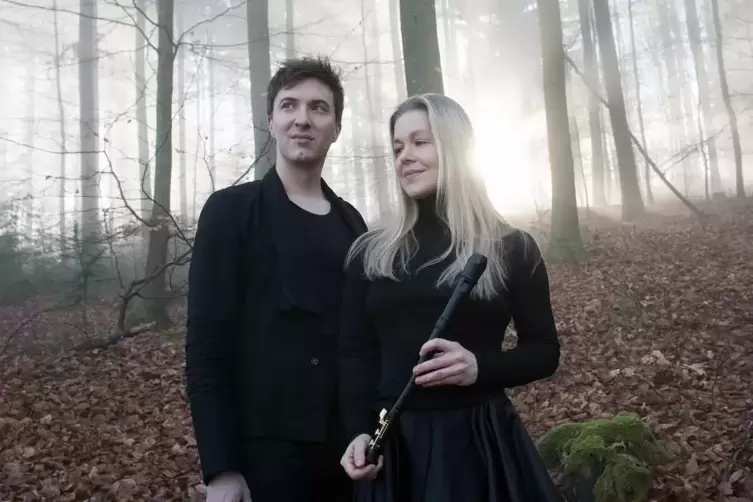 Zwei Blockflöten-Artisten: Daniel Koschitzki und Andrea Ritter brillierten als Solisten.
