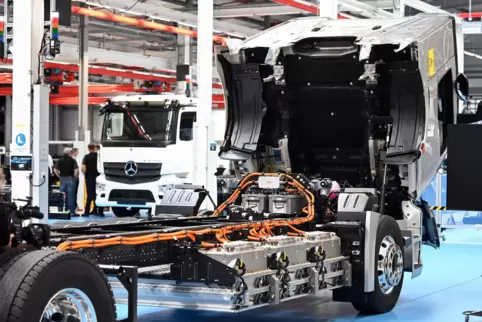 Bis 2024 rechnen die Forscher mit Ladeleistungen von bis zu einem Megawatt im Realbetrieb, womit sich der Akku eines Lkw innerha