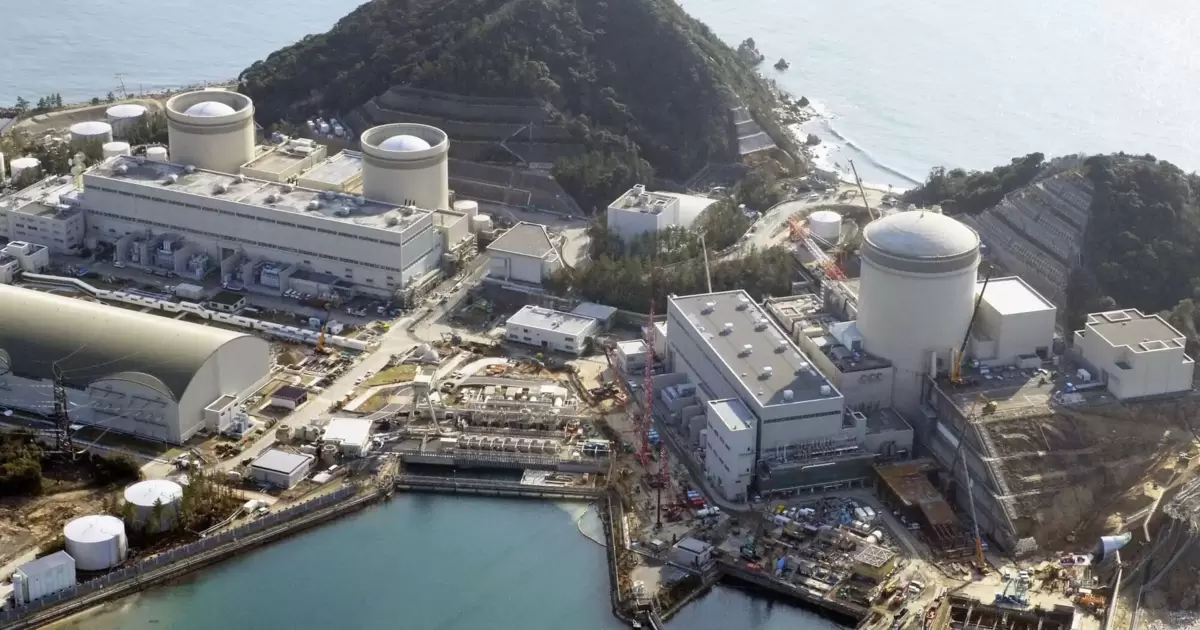 数十年前の原子炉は、日本で稼働し続けることができる – 政治