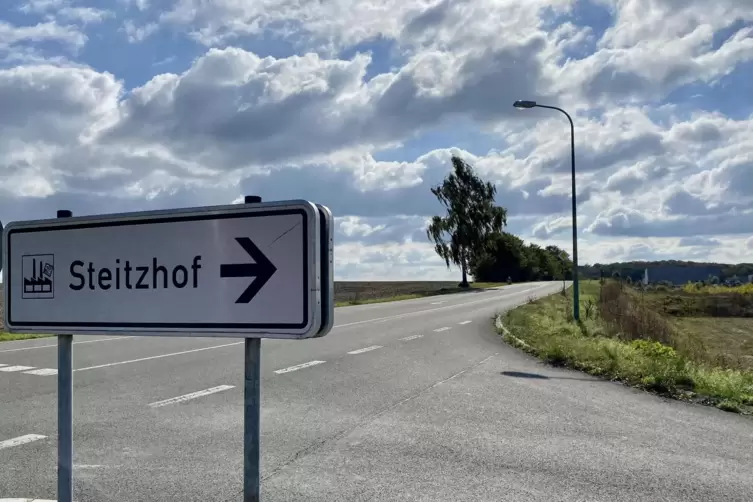 Die Straße zum Gewerbegebiet Steitzhof war nicht verkehrssicher. 