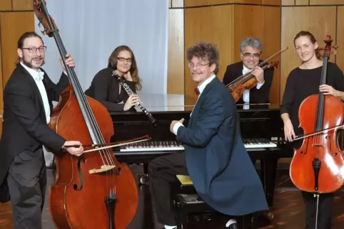 Wiedersehen in Quintett-Besetzung: Patrick Siben und seine „Stuttgarter Saloniker“ kommen zum Neujahrskonzert in die Parkvilla d