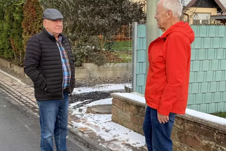 Manfred Gei&szlig; (links) und Ulrich von Hackewitz wehren sich gegen die Verwaltung.