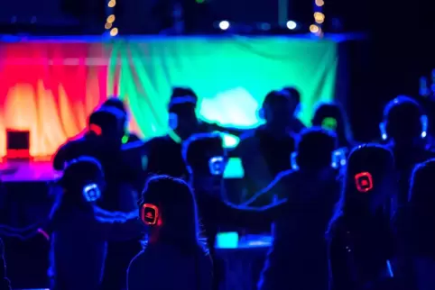 Bei dieser Veranstaltung dürfte kein Lärm zu hören gewesen sein: Kopfhörerparty im Gloria im Dezember 2018. 