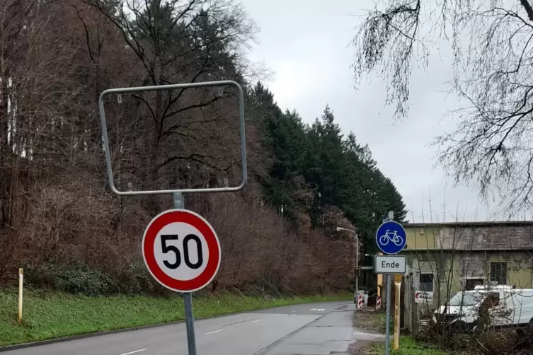 Auch in Rimschweiler fehlt das Schild am Ortseingang aus Richtung Ixheim.