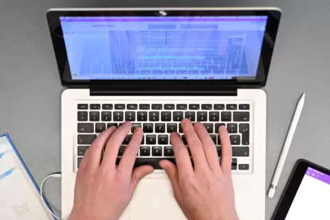 Einem 54-Jährigen, der in den Ludwigshafener Werkstätten arbeitet, wurde ein Laptop finanziert.
