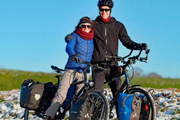 Lukas Bion und seine Freundin Lotta Schaefer planen eine 8000 Kilometer lange Radtour. 