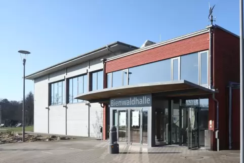 Seit Jahren immer wieder auf dem Investitionsplan: Die Erweiterung der Bienwaldhalle. Momentan strebt man wieder eine kleine Lös