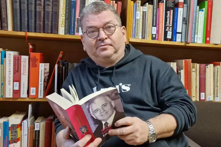 Hat bereits viel Literatur &uuml;ber &bdquo;Gorbi&ldquo; gew&auml;lzt: Stadtarchivar Klaus J&uuml;rgen Becker.