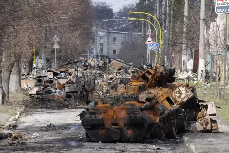 Vernichtet: russische Panzer in Butscha nach der Wiedereroberung durch die Ukraine.