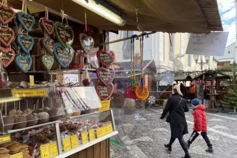 Nicht nur die Süßwarenhändler auf dem Weihnachtsmarkt berichten von guten Geschäften. 