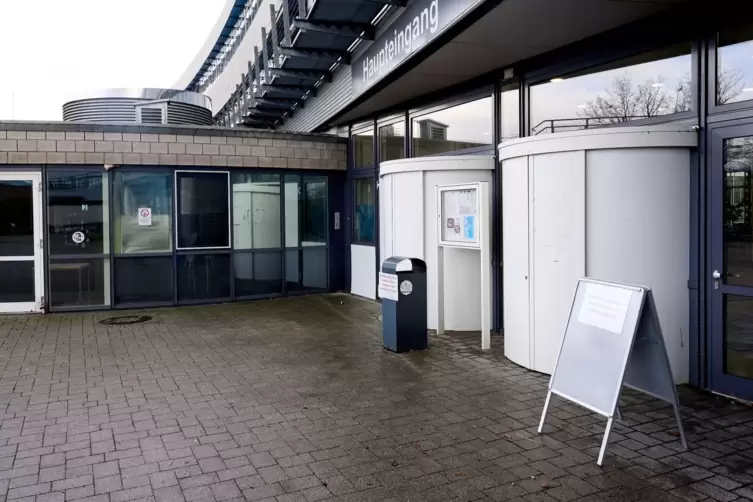 Geldautomat im Foyer der Hochschule Koblenz gesprengt