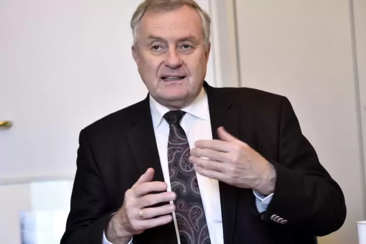 Sieht seine Partei vor turbulenten Zeiten: Alt-OB Theo Wieder. 
