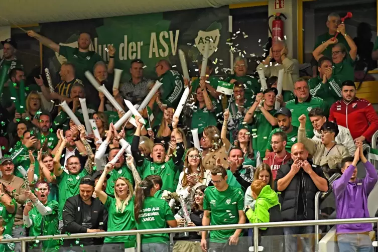Machten immer Stimmung bei den Spielen ihrer Mannschaft: die Fans des ASV Heßheim. 