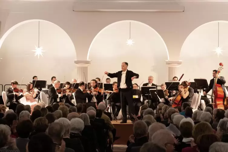 ... des Neujahrskonzerts mit der Ungarischen Kammerphilharmonie. 