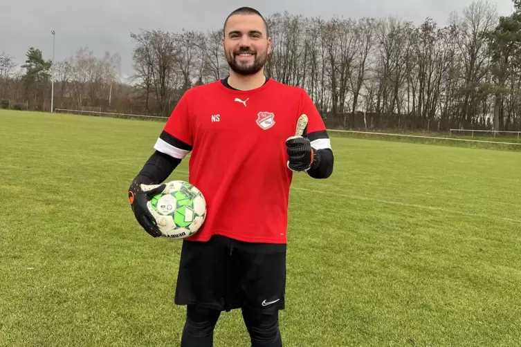 Niko Stavridis, Torwart des TuS Sch&ouml;nenberg II.